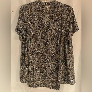 Croft&Barrow Black Tan and Black Short Sleeve Pleated Button